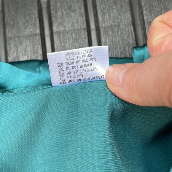 Women’s Green Satin Robe - Picture 4 of 14